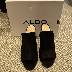 ALDO black suede high heel 4” velvet mule. EUC no scuffs. Size 8. Peep toe
